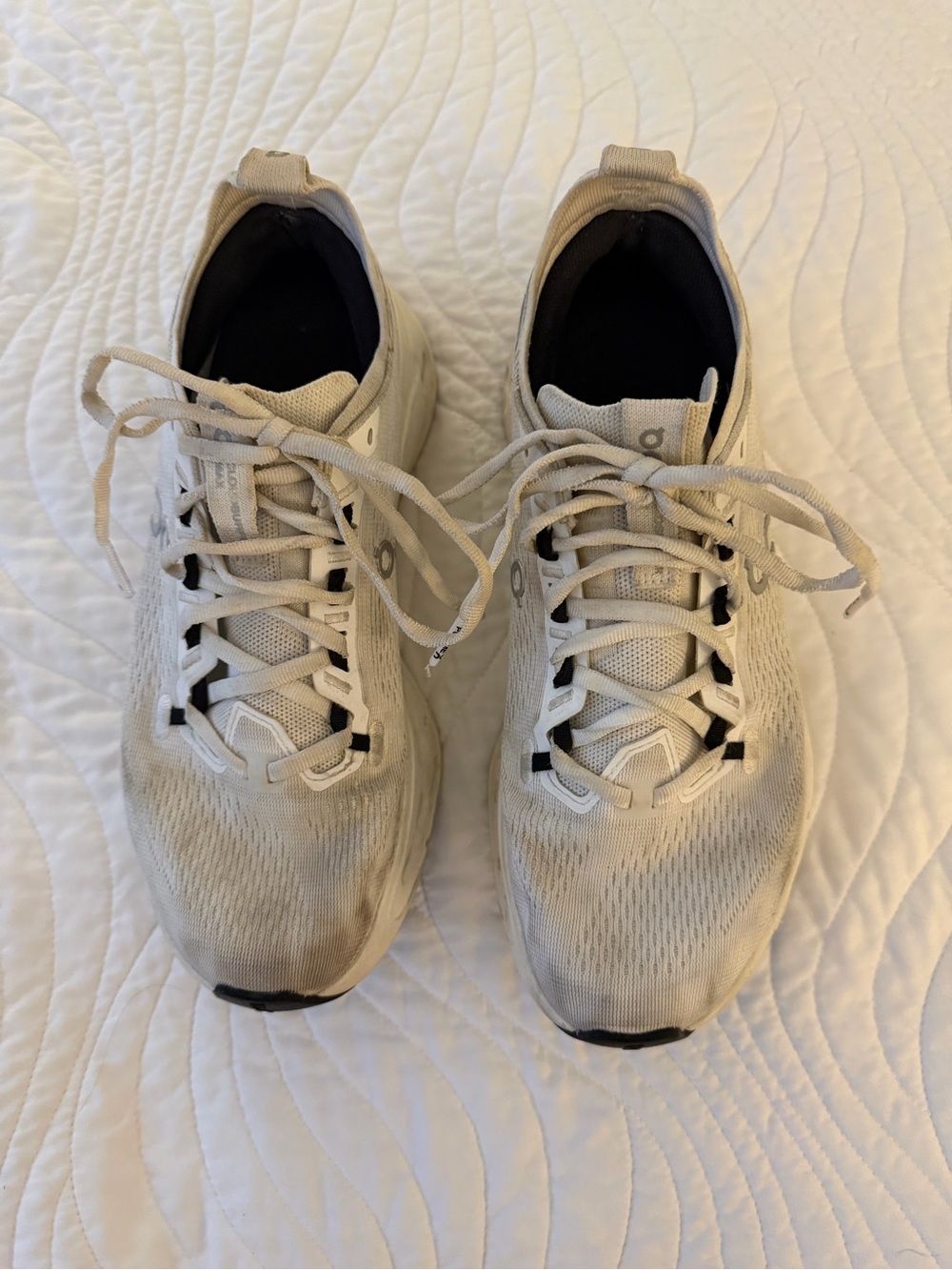 On Cloud Cloudsurfer Max Running Sneakers